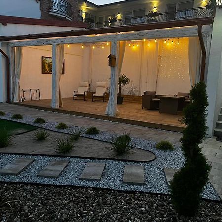 Golden Residence Леба Екстериор снимка