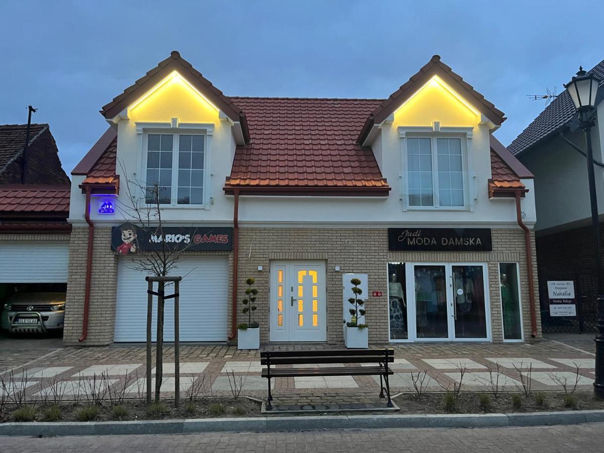 Golden Residence Леба Екстериор снимка