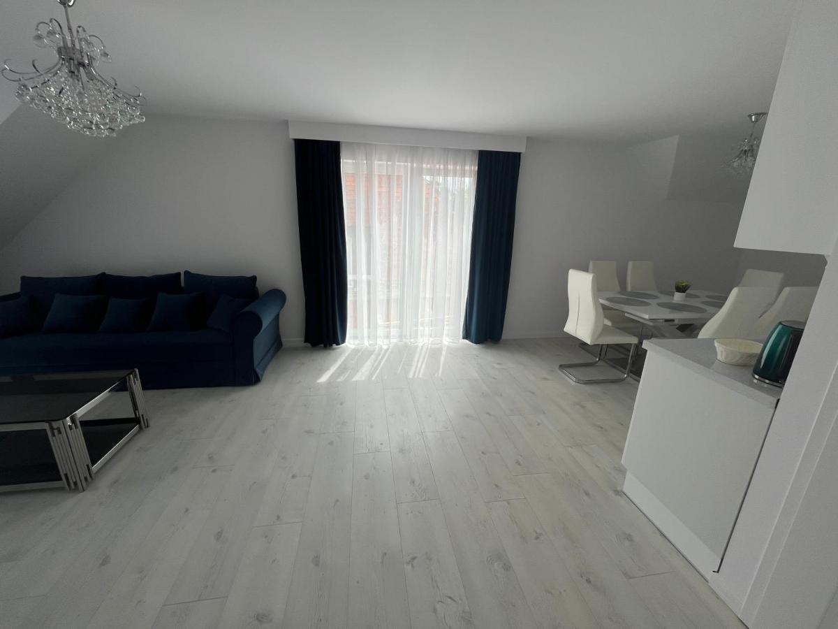 Golden Residence Леба Екстериор снимка