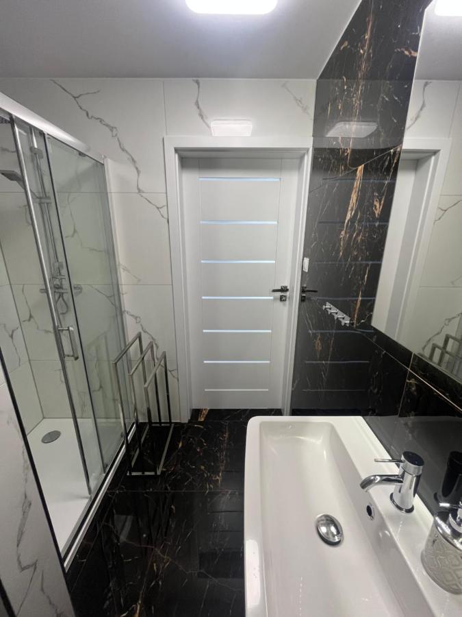 Golden Residence Леба Екстериор снимка