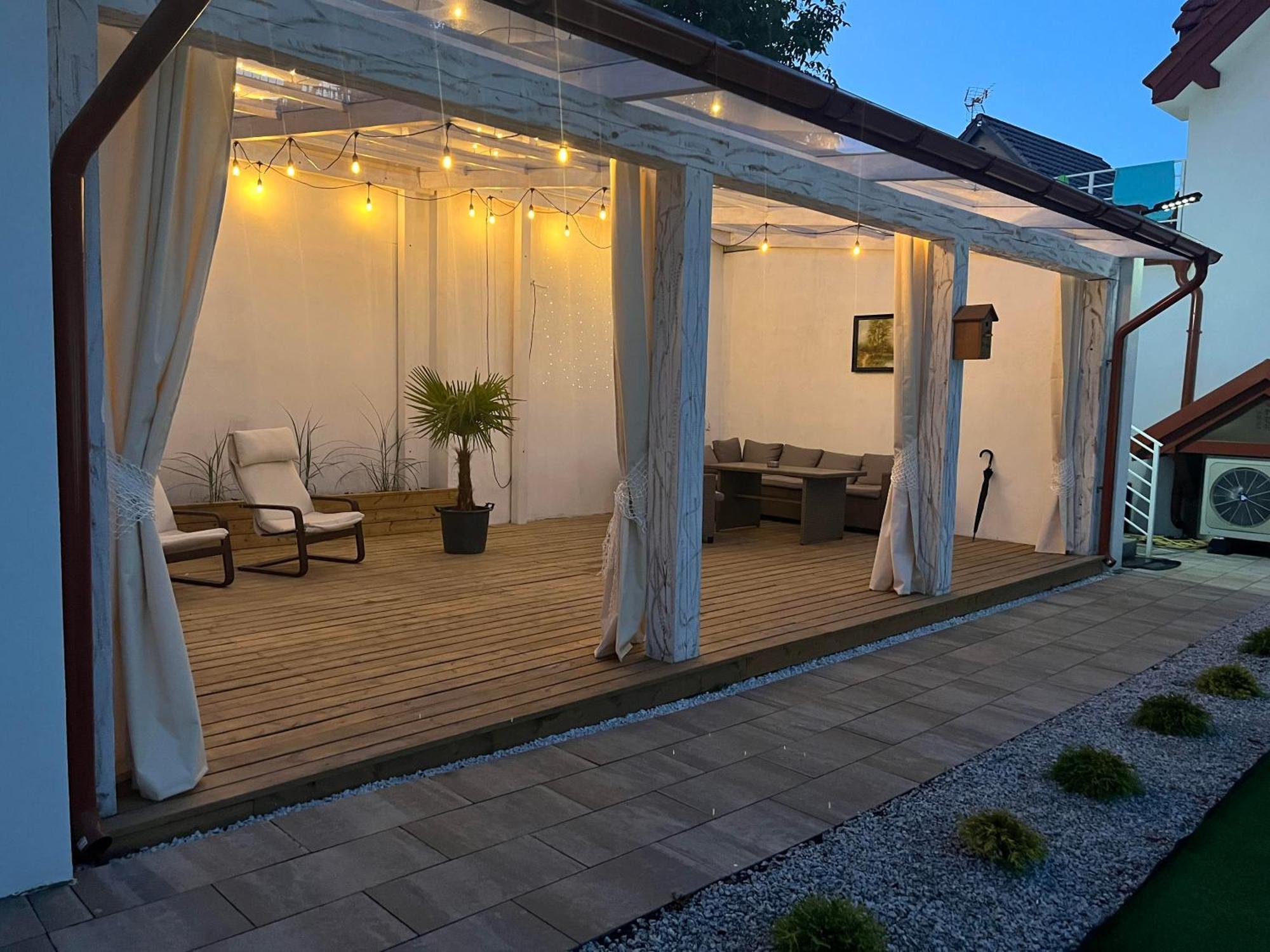 Golden Residence Леба Екстериор снимка